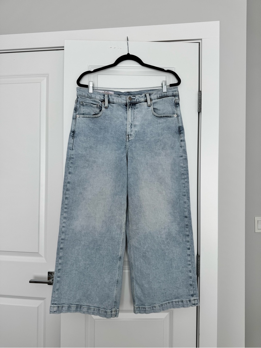 Gap Women’s High Rise Stride Wide-Leg Ankle Jeans